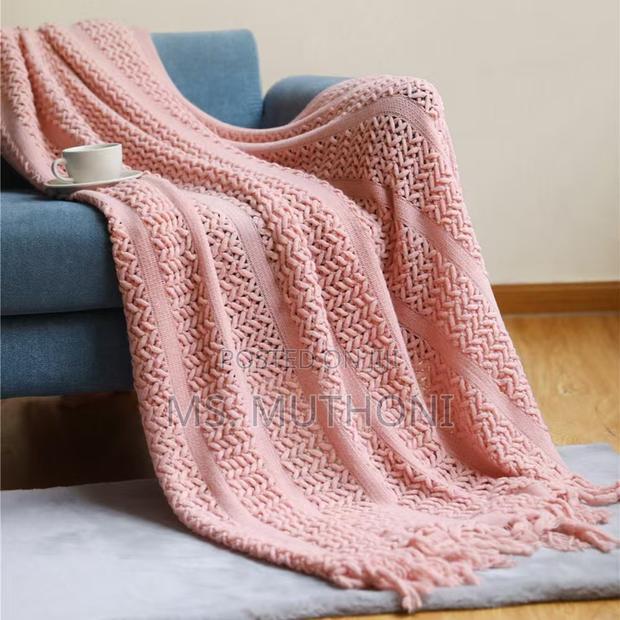 Multiple Colors Knitted Throw Blanket With Tassels. - thumbnail 6