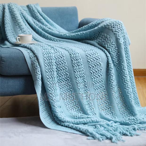 Multiple Colors Knitted Throw Blanket With Tassels. - thumbnail 7