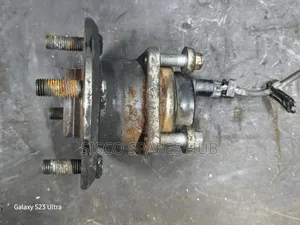 Rear Hub Nze/Fielder 2wd