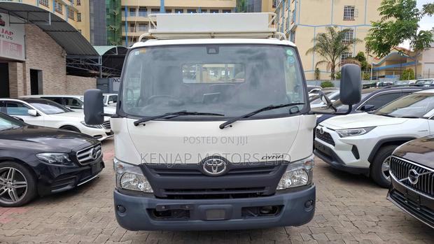 2018 Toyota Dyna - thumbnail 2