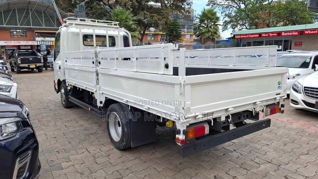 2018 Toyota Dyna - thumbnail 4