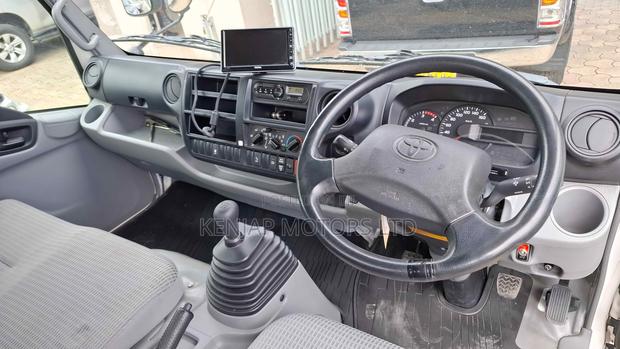 2018 Toyota Dyna - thumbnail 9