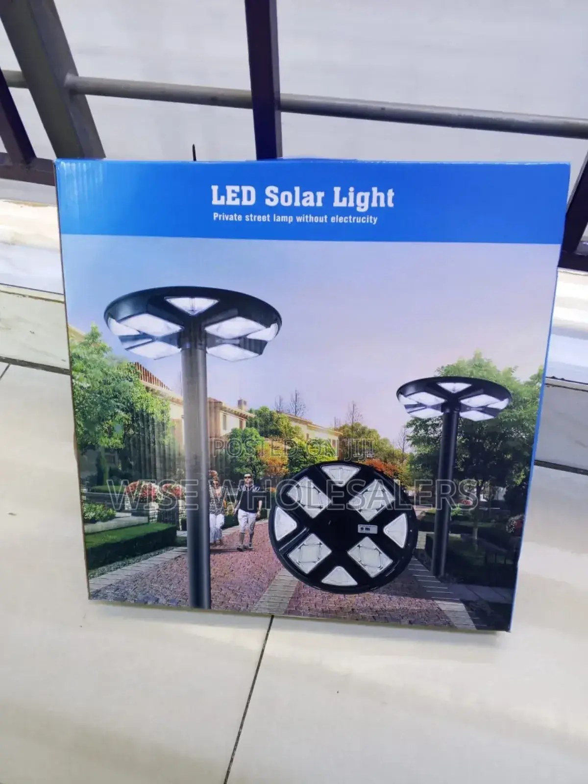 Solar-powered Led Street Light With A Ufo Shape√°°.