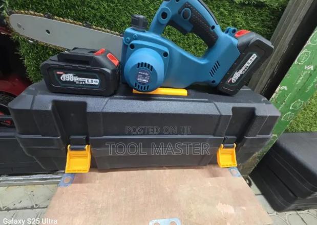 12" Cordless Chainsaw/Rechargeable Battery Cordless Chainsaw - main view