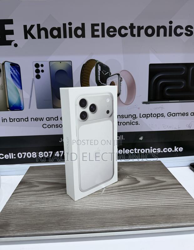 New Apple iPhone 17 Pro Max 256 GB Silver - thumbnail 2