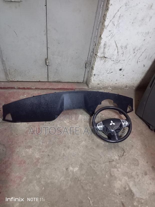 Mitsubishi RVR Dashboards and Steering Airbags