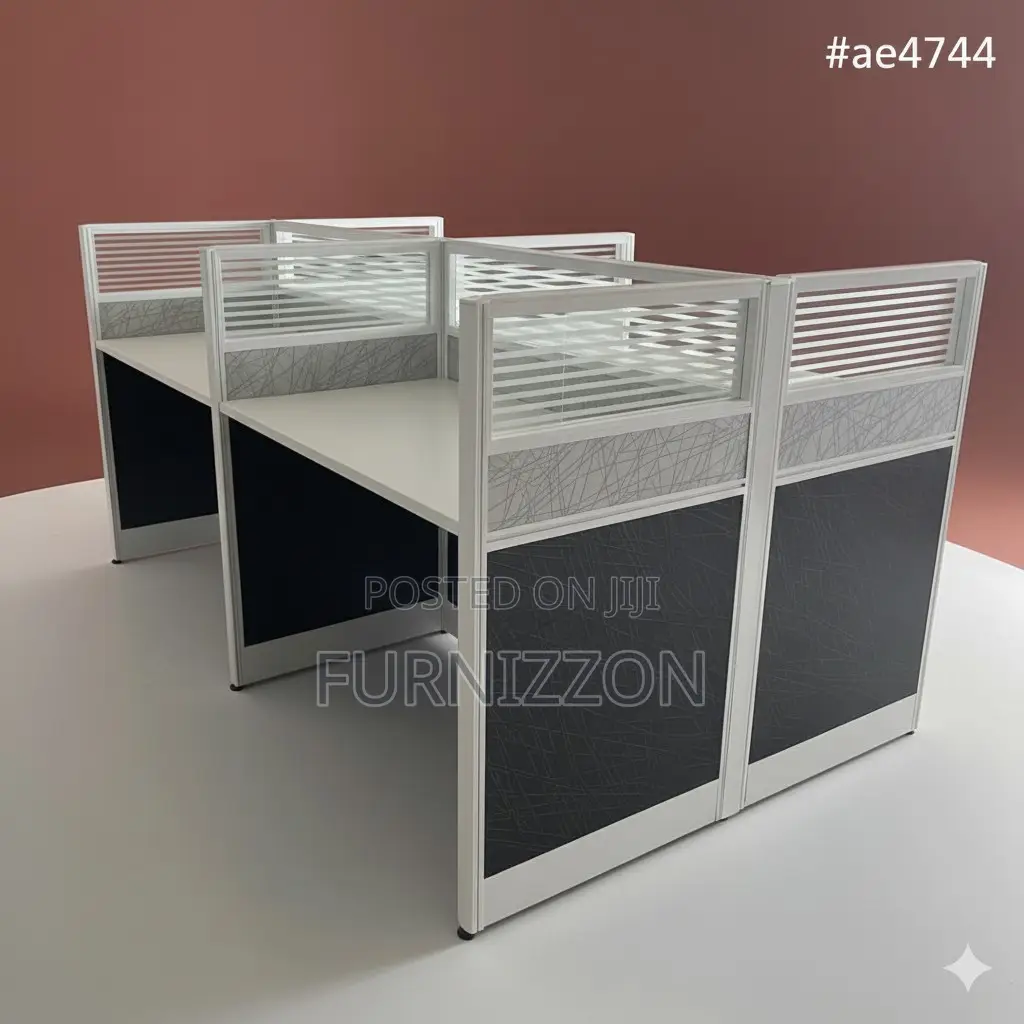 Office Workstation With Glass Aluminium Partition and Wooden Top