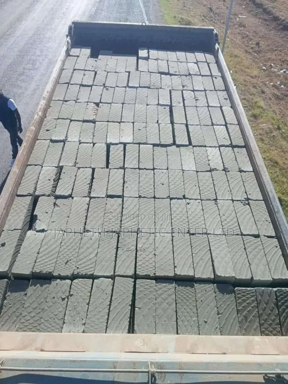 Machine Cut Stones/ Thika Stones