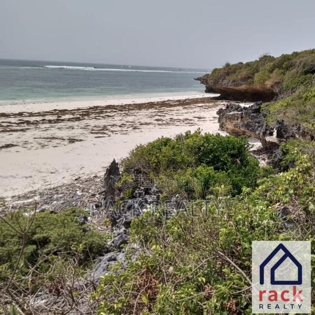 10 Acres Front Row Beach Property – Kilifi - thumbnail 2
