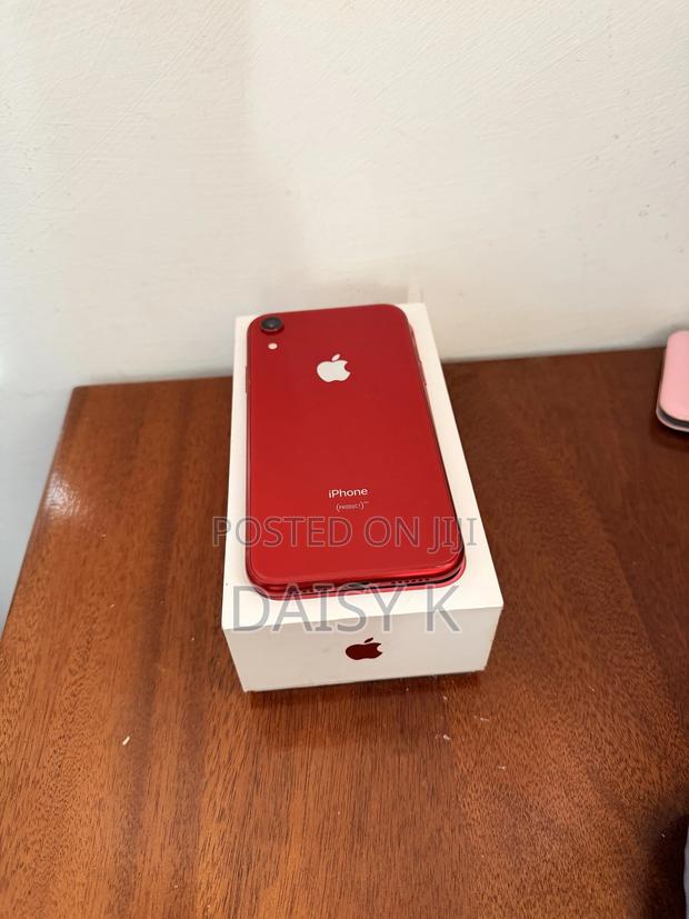 Apple XR 256 GB Red