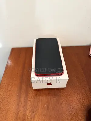 Apple XR 256 GB Red