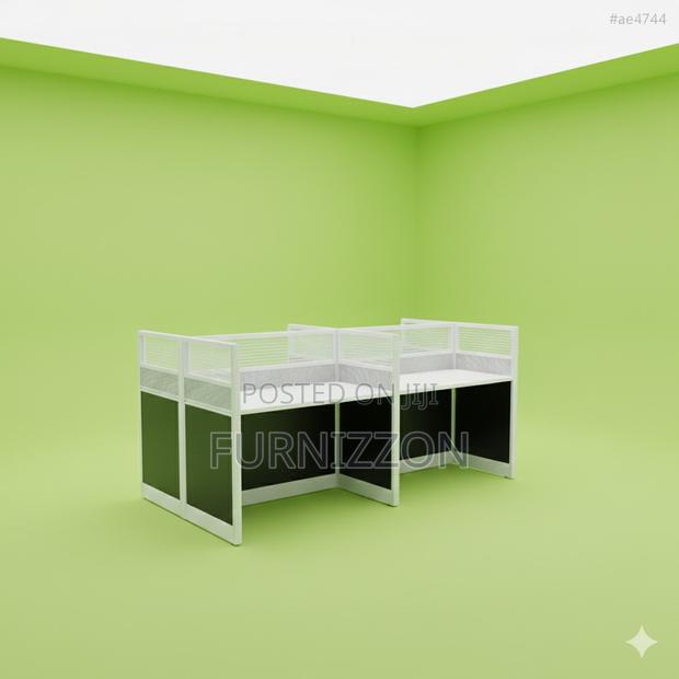 Modern 4-Cubicle Office Desk With Glass Aluminium Partition