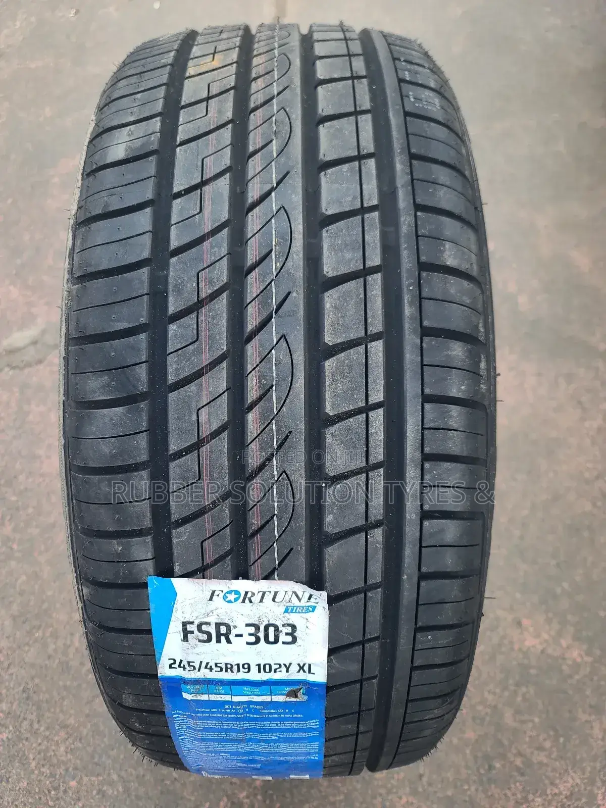 245/45r19 Fortune Tires X/L Fsr303
