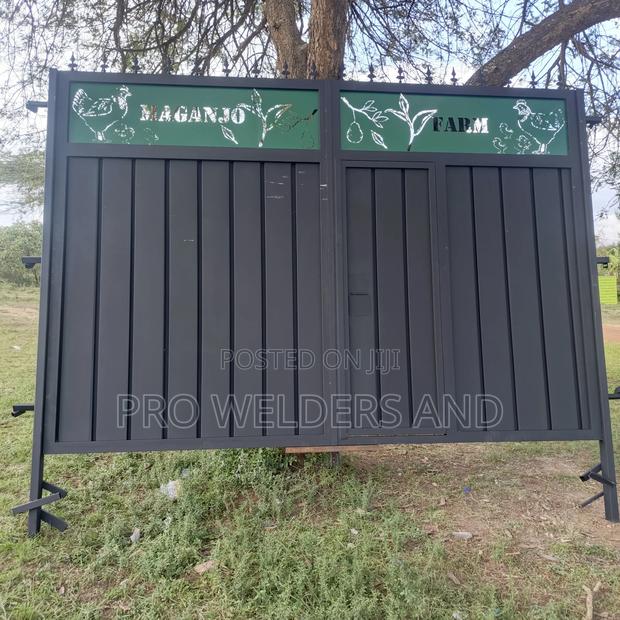 Modern Steel Swing Gates – Custom Designs Available
