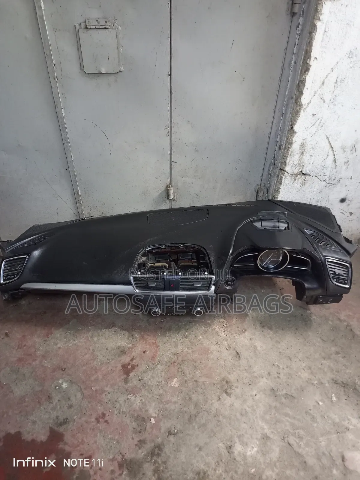 Mazda Axela Dashboard