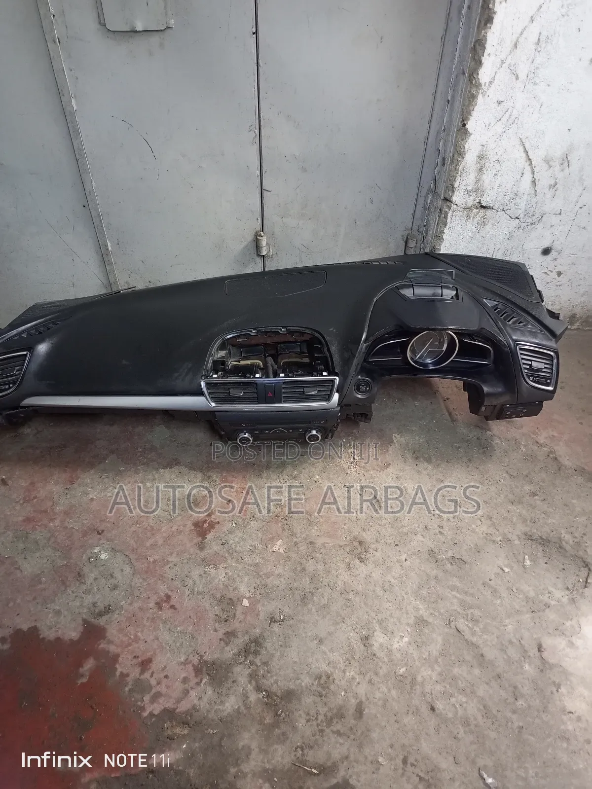 Mazda Axela Dashboard
