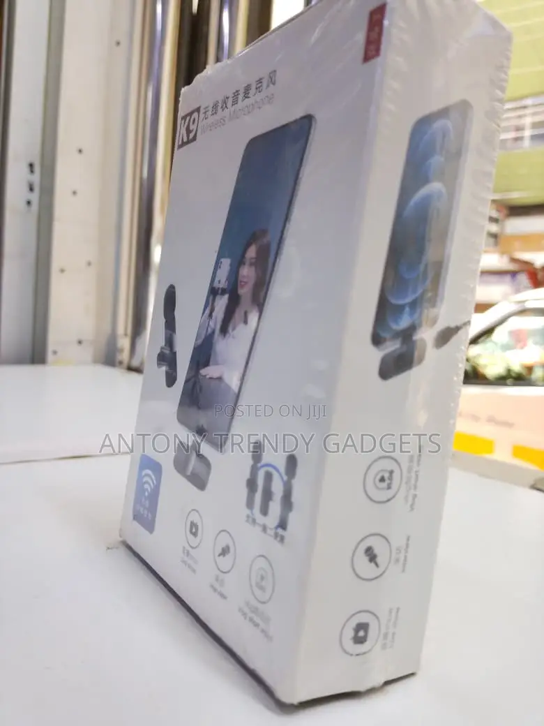  Wireless Lavalier Mic One-to-Two for Vlogging
