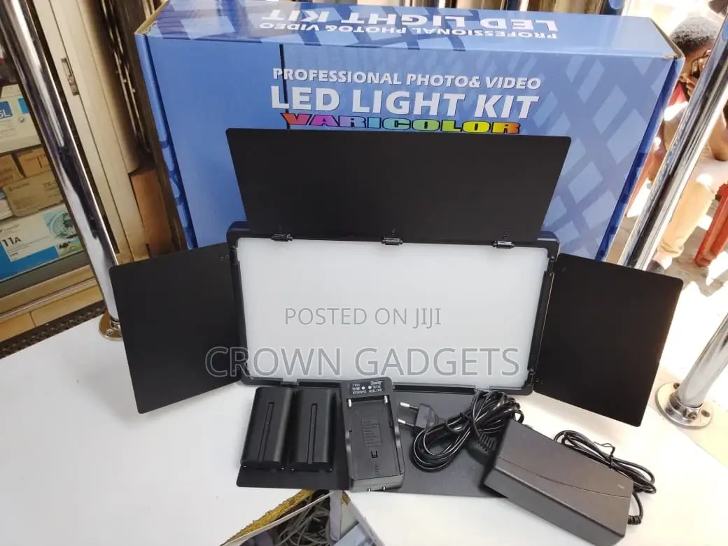 Varicolor Pro Led 800 Video Light Kit With Stand