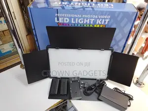 Varicolor Pro Led 800 Video Light Kit With Stand