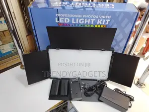 Varicolor Pro Led 800 Video Light Kit With Stand