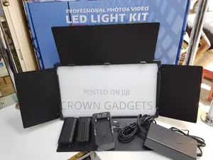 Varicolor Pro Led 800 Studio Light With Batteries