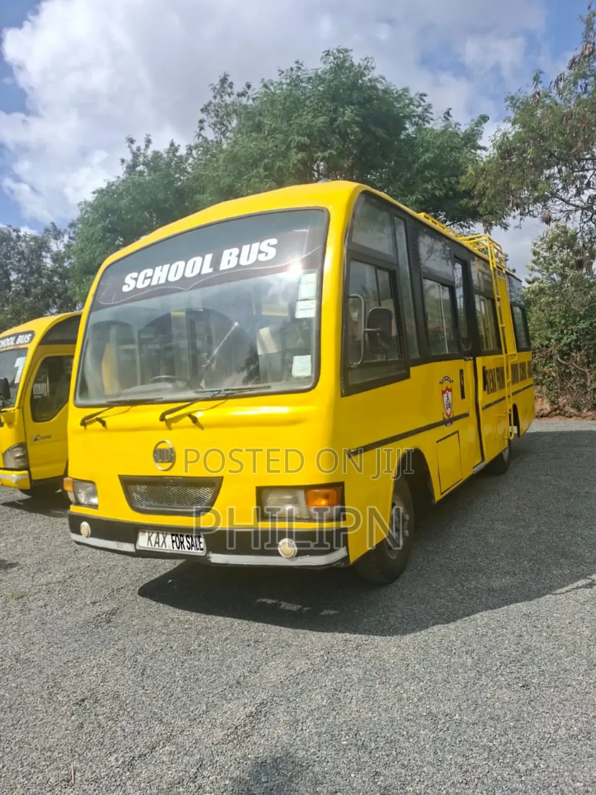 Isuzu Executive Bus 2007 Yellow