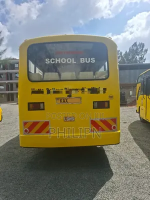 Isuzu Executive Bus 2007 Yellow