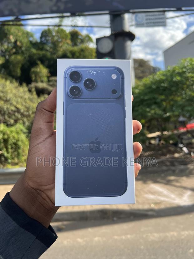 New Apple iPhone 17 Pro Max 256 GB Blue - thumbnail 2