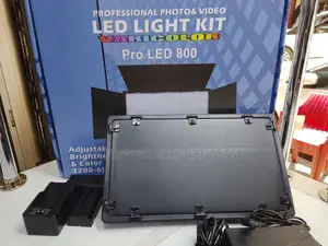 Varicolor Pro Led 800 Photo & Video Light Kit (With Stand)