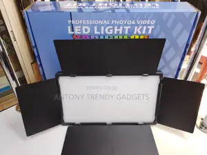 Varicolor Pro Led 800 Photo & Video Light Kit (With Stand)