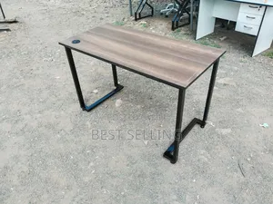 Single Metallic Stand Table