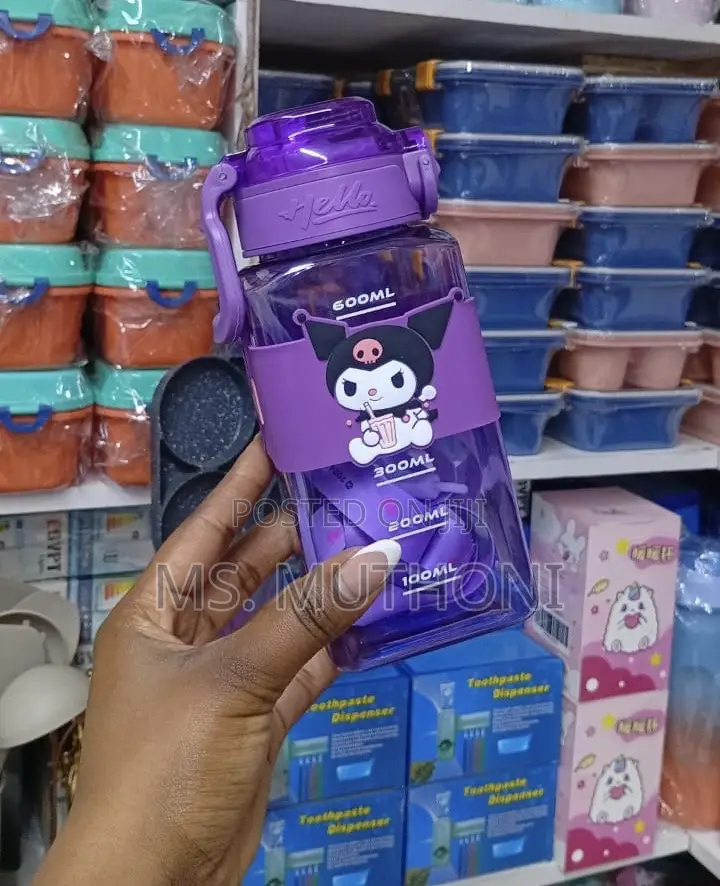 My Melody-Themed 600ml Plastic Water Bottle With a Strap Flip-Top Lid.