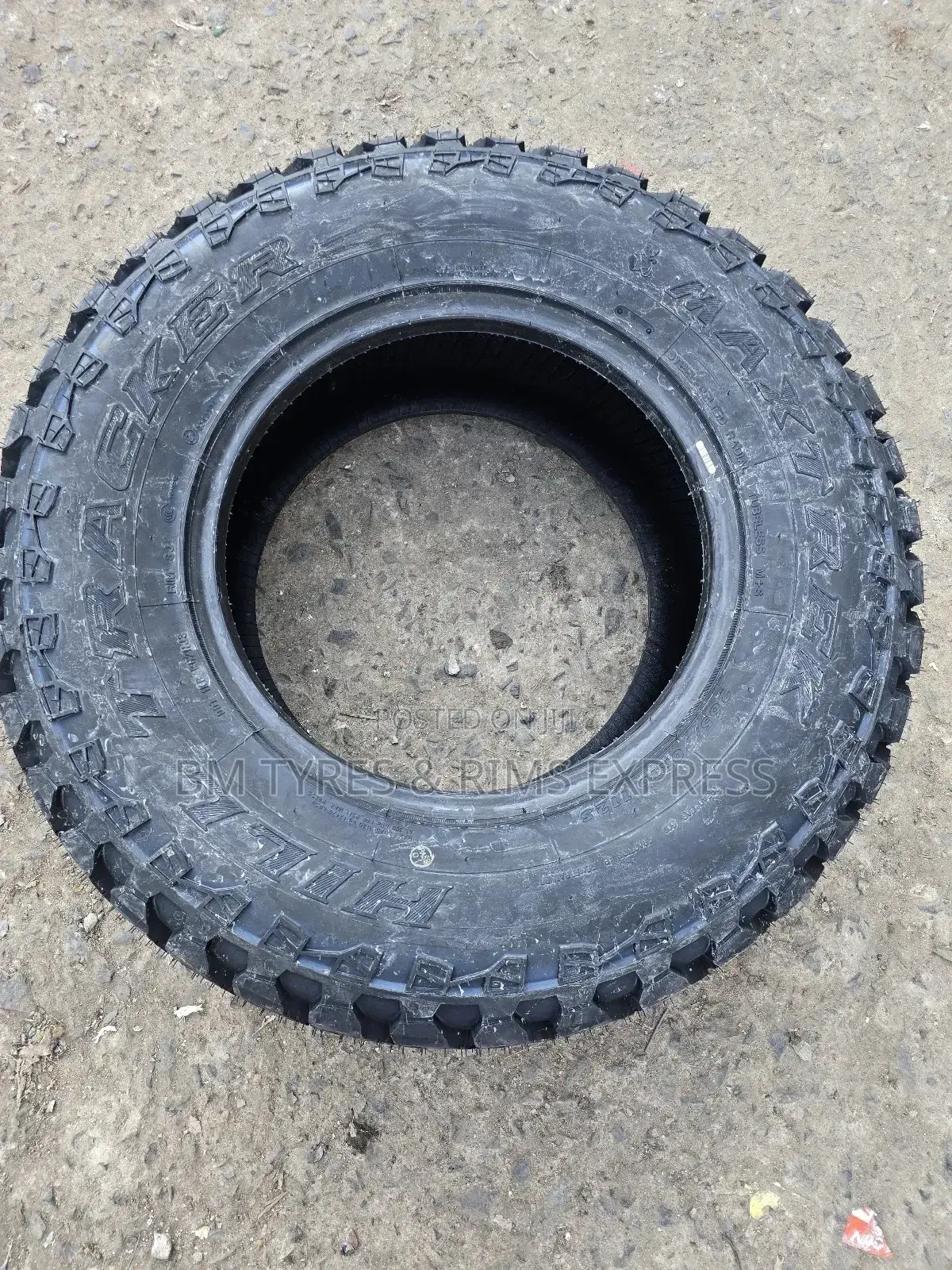 265 /70 R16 Maxtrek Tyres(All Terrein) Hill Tracker.