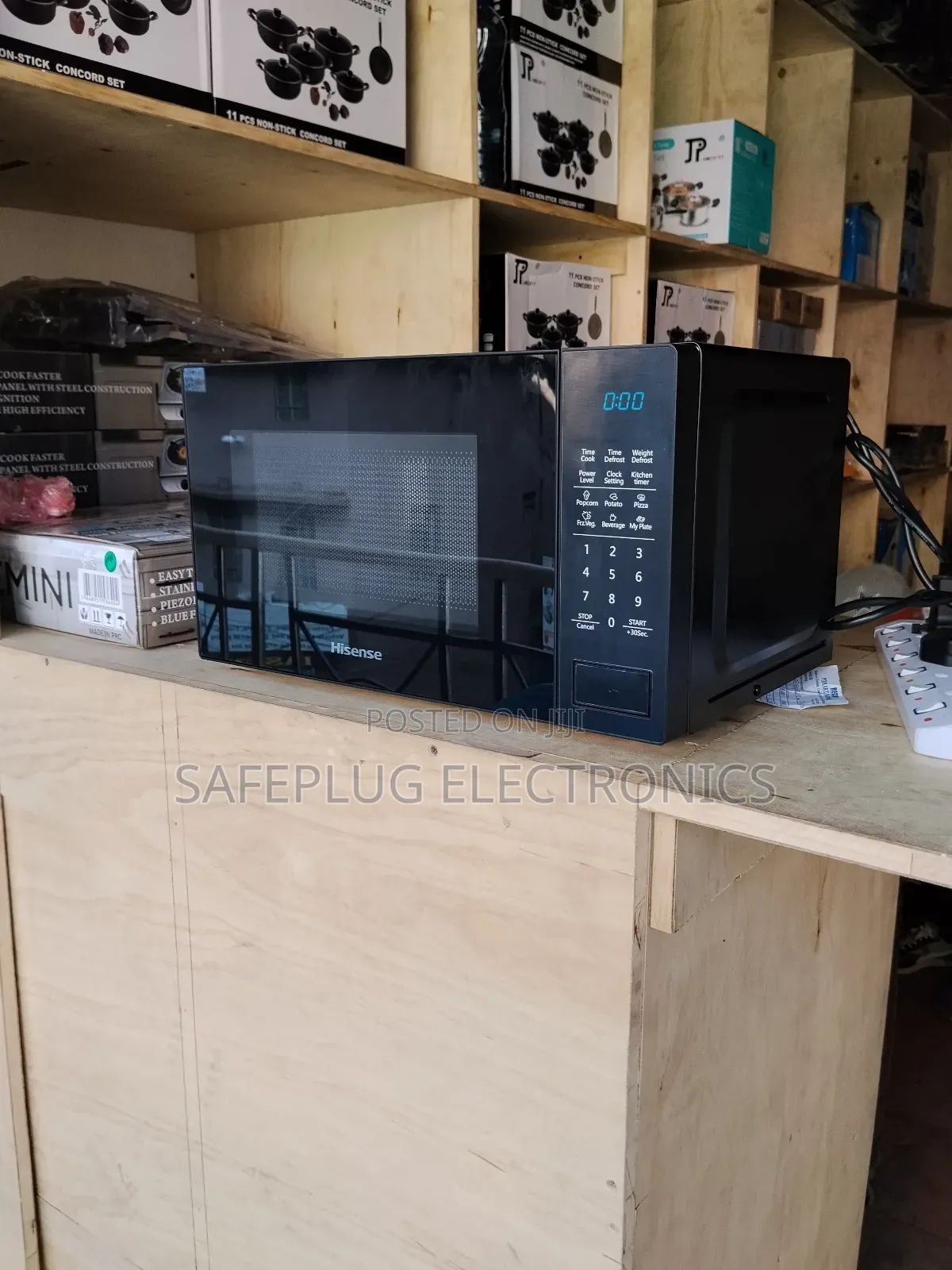 Hisense Black Turbo Microwave Oven
