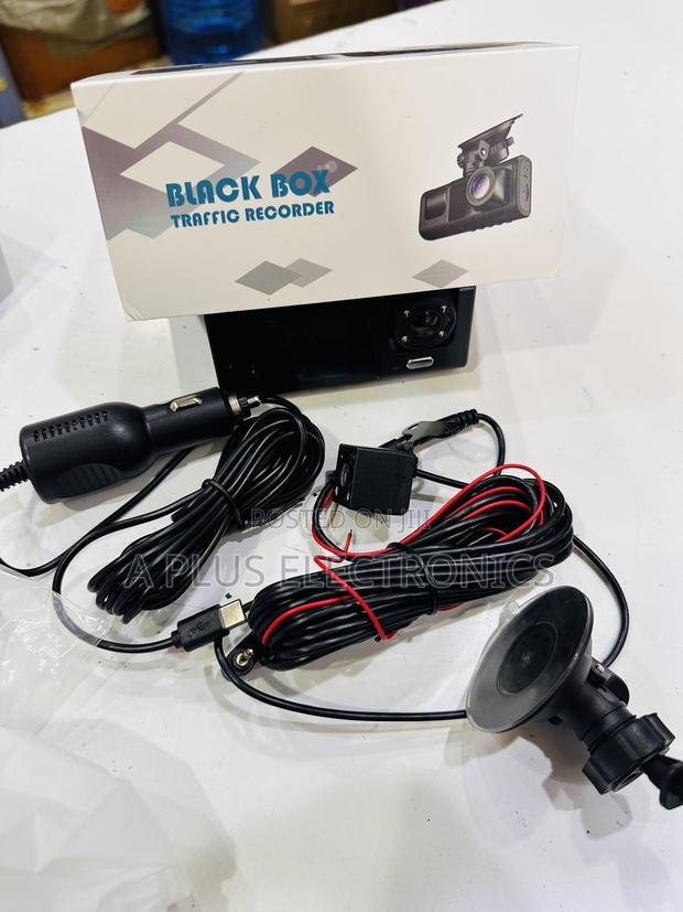 Dash Camera C309 Blackbox With 3 Cameras Wifi Connectivity