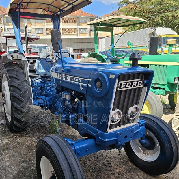 Tractor Ford - main view