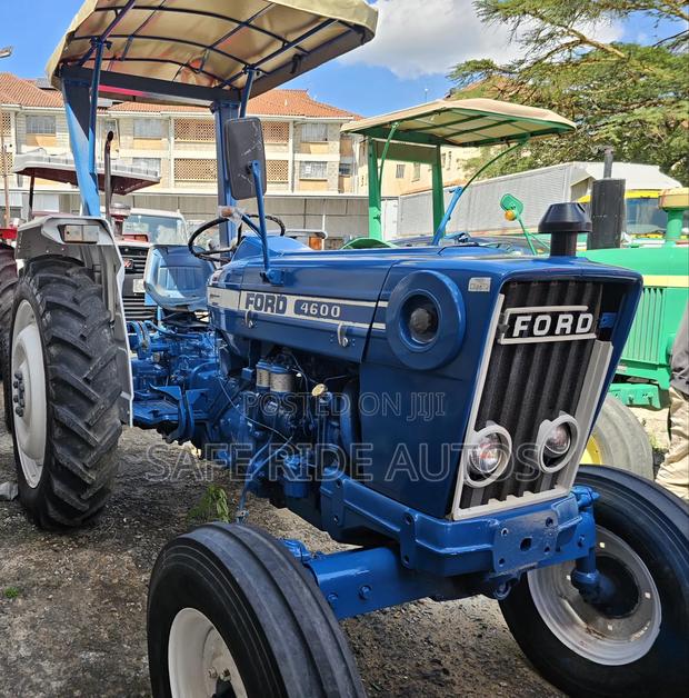 Tractor Ford - thumbnail 2