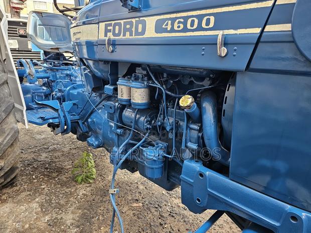 Tractor Ford - thumbnail 5