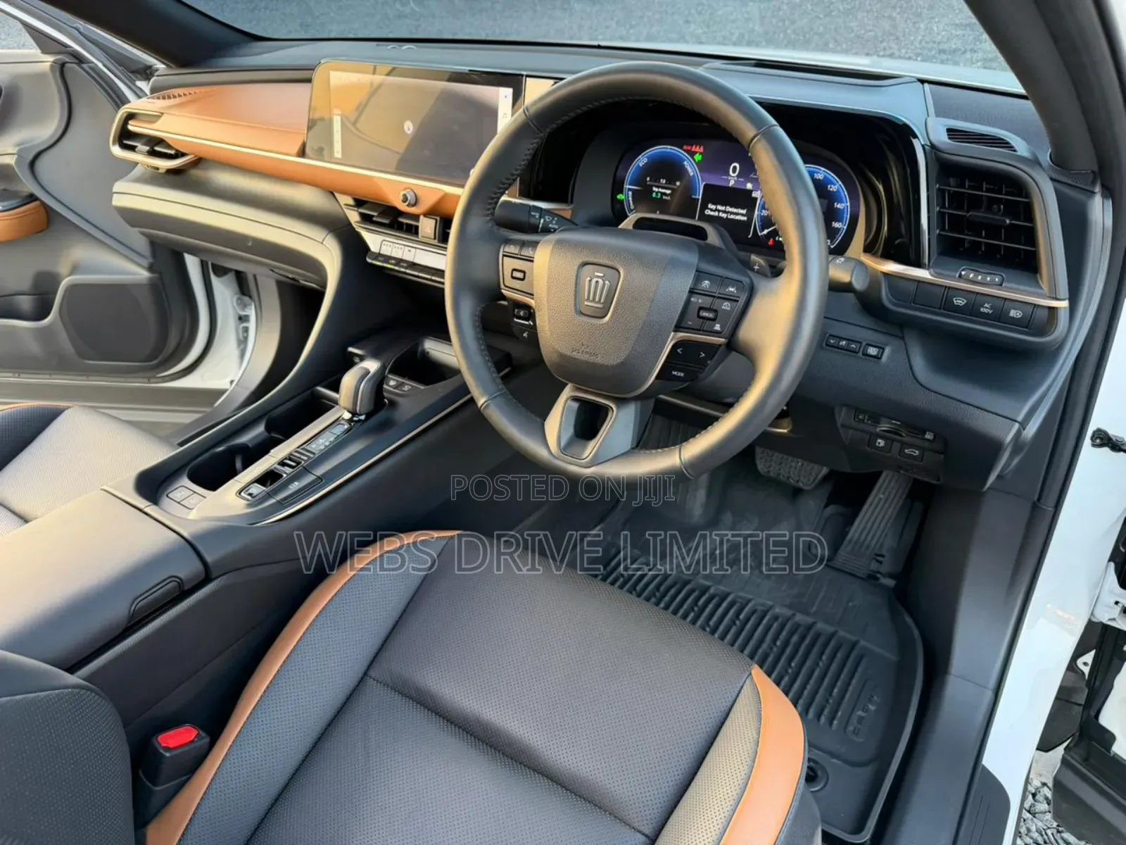 Toyota Crown XLE 2023 White