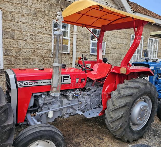 Massey Ferguson 240 - main view