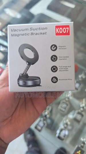 Strong Suction Car Phone Holder – Dashboard Windscreen Mount - main view