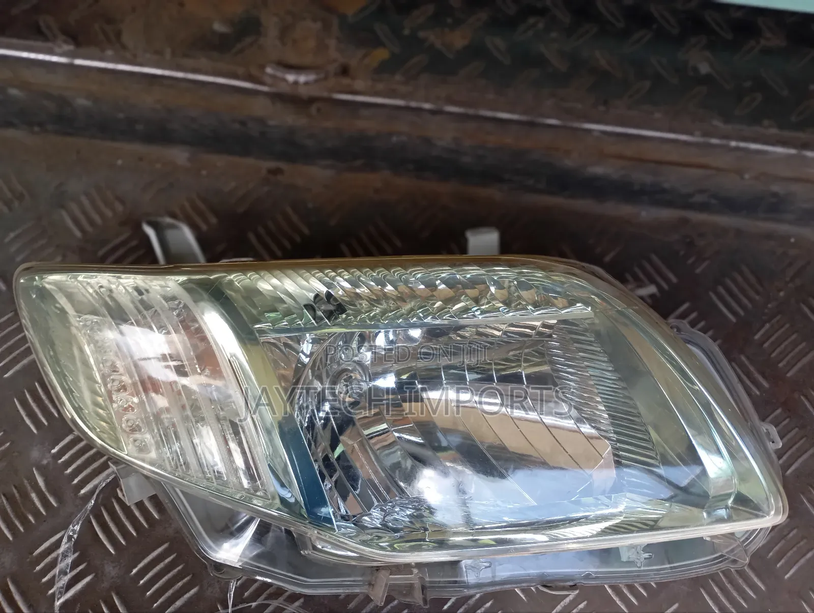 Fielder 2010 Headlight