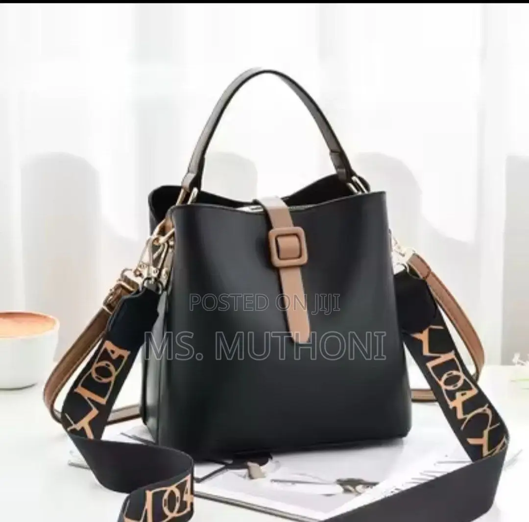 Minimalist Nicole Doris Bucket Bag for Women