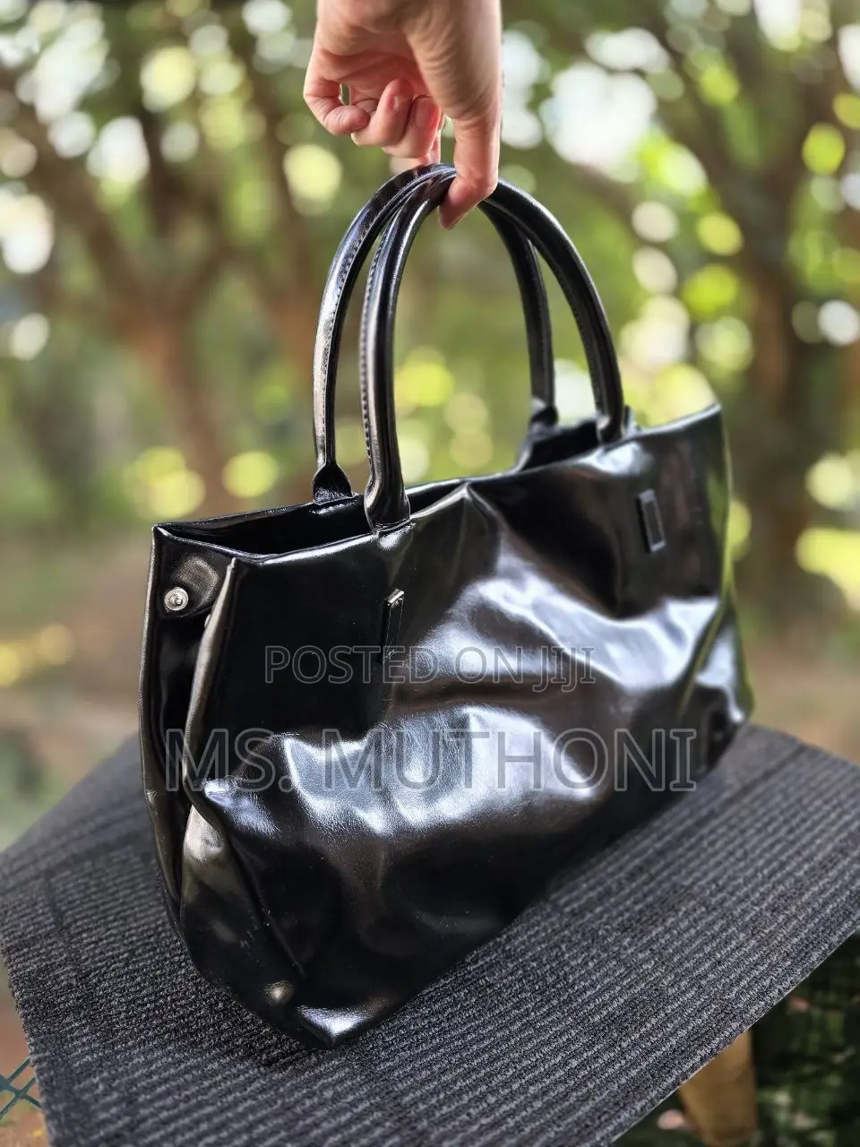 Minimalist Vintage Style Leather Detachable Buckle Tote Bag