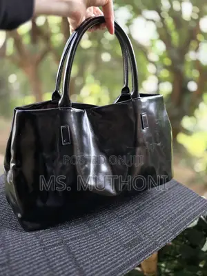 Minimalist Vintage Style Leather Detachable Buckle Tote Bag