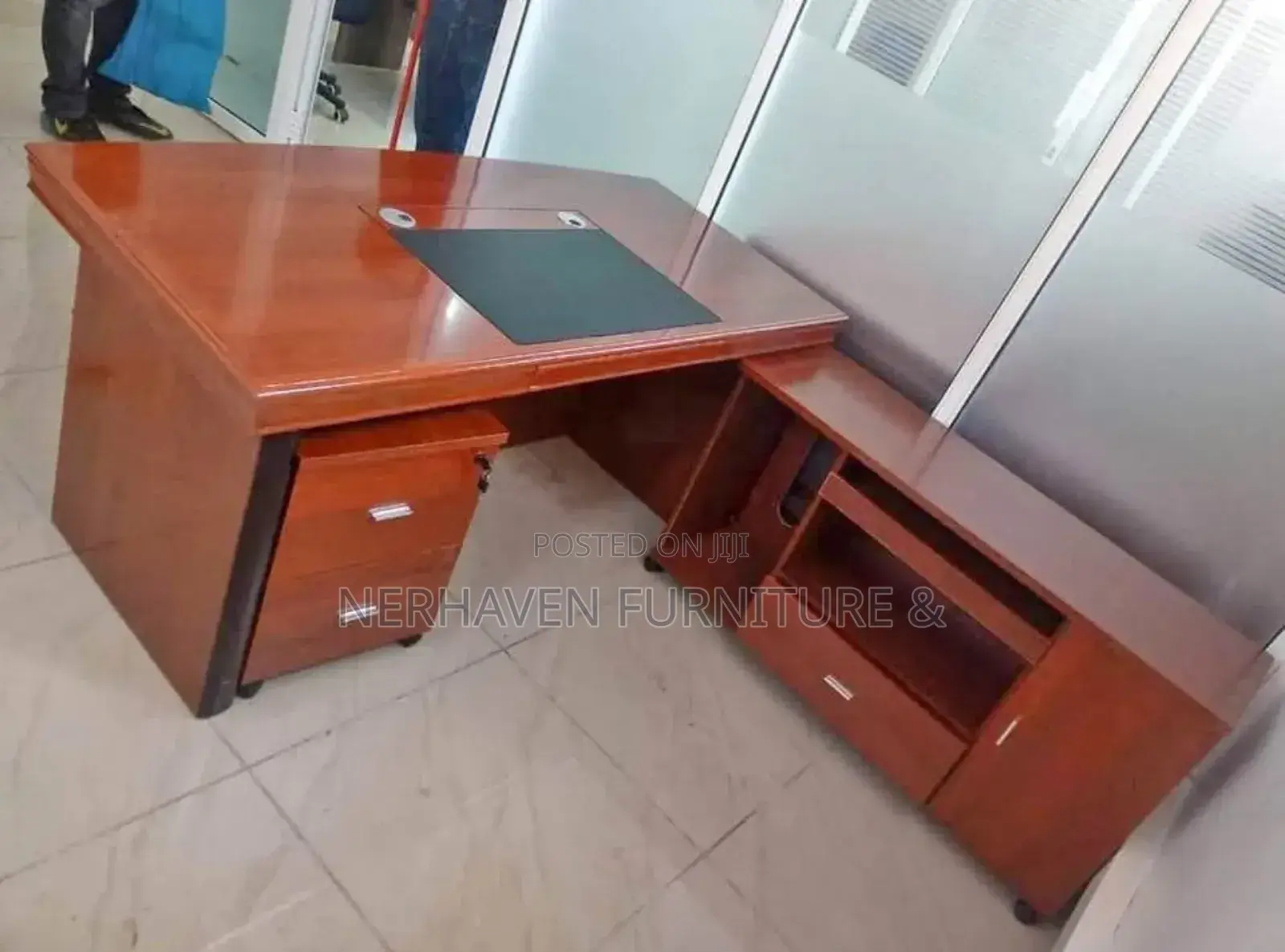 Executive L-Shape Desk – Modern Professional