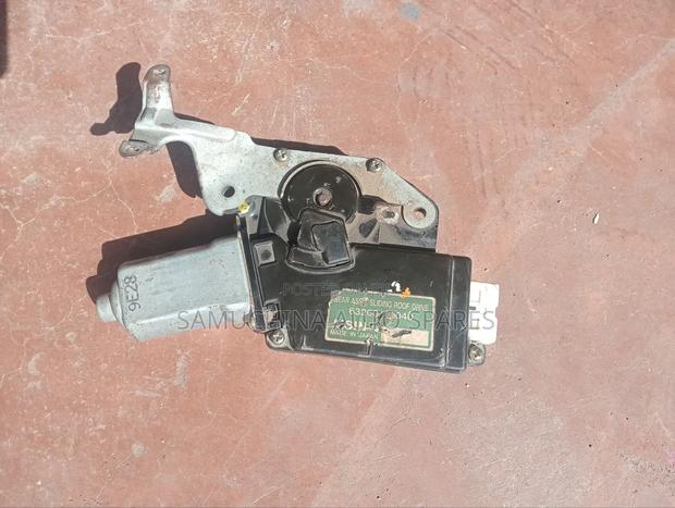 Sunroof Motor Landcruiser Vx 100 Series - main view