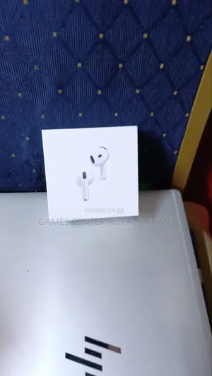 Apple Airpods 4 Active Noise Cancelation