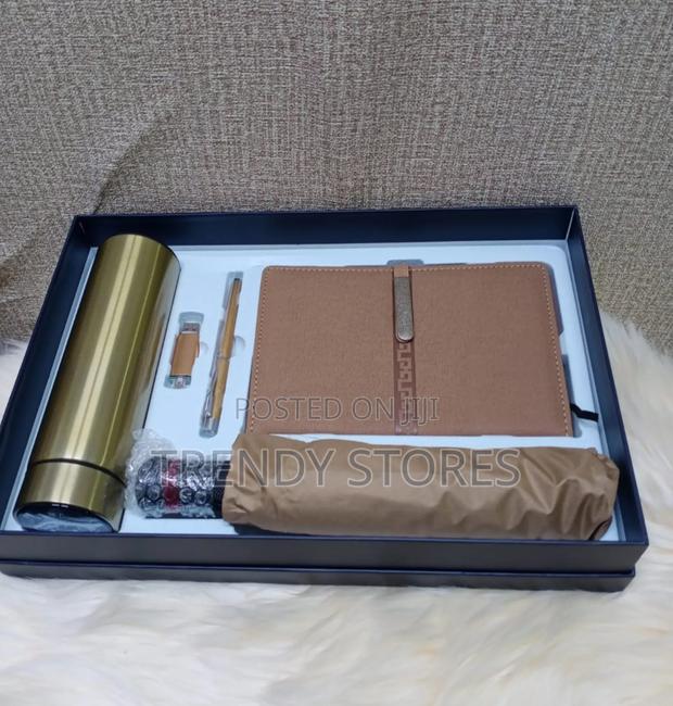 Lluxurious Gift Pack - main view