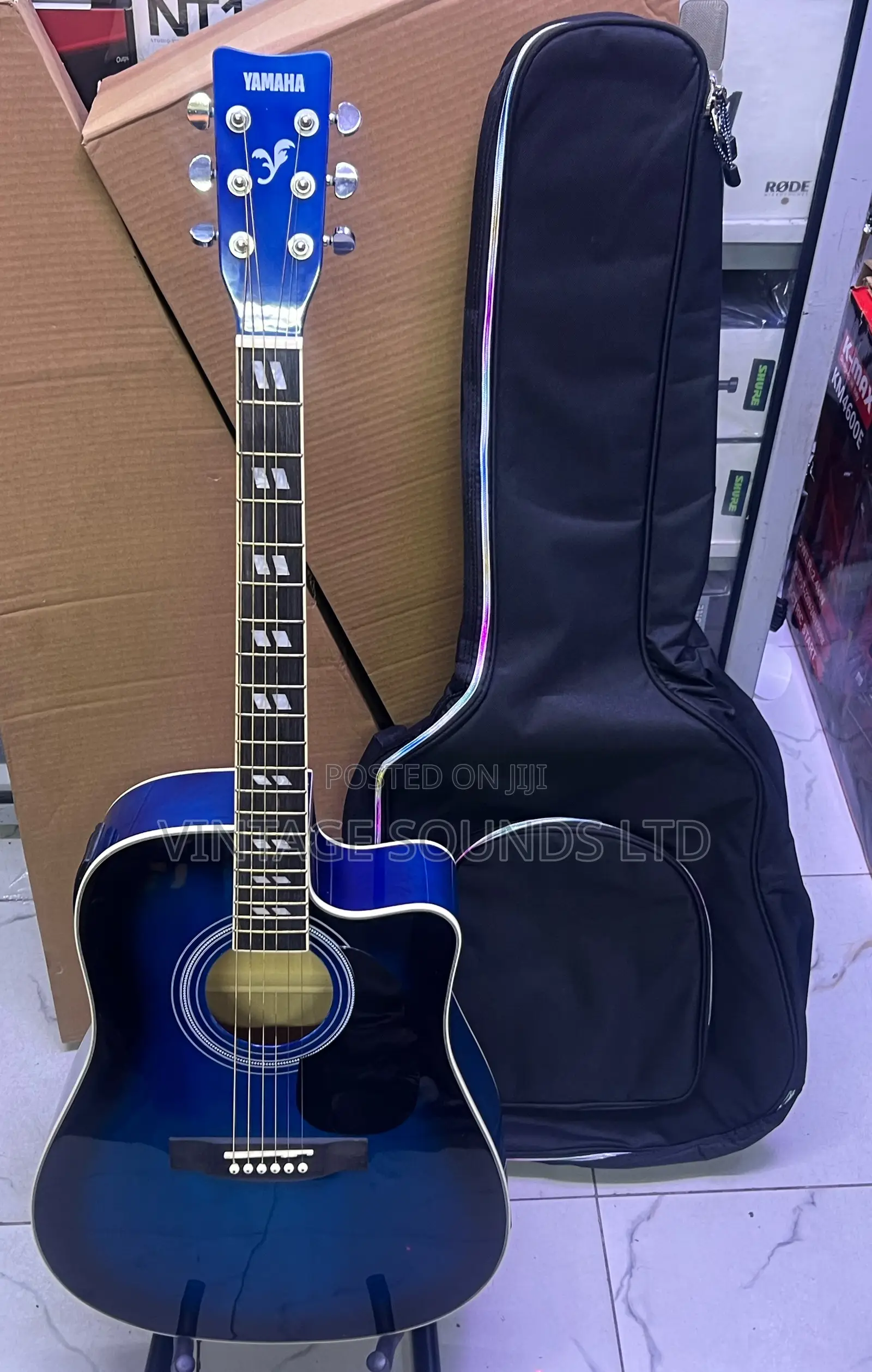 41inch Yamaha Semi Acoustic Box Guitar With Gig Bag ( Blue)